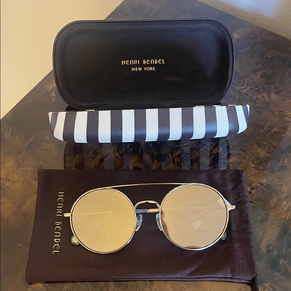 Henri Bendel Campbell Sunglasses with Case
